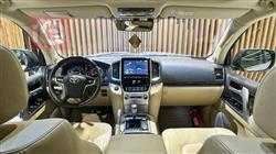 تۆیۆتا لاند کروزەر